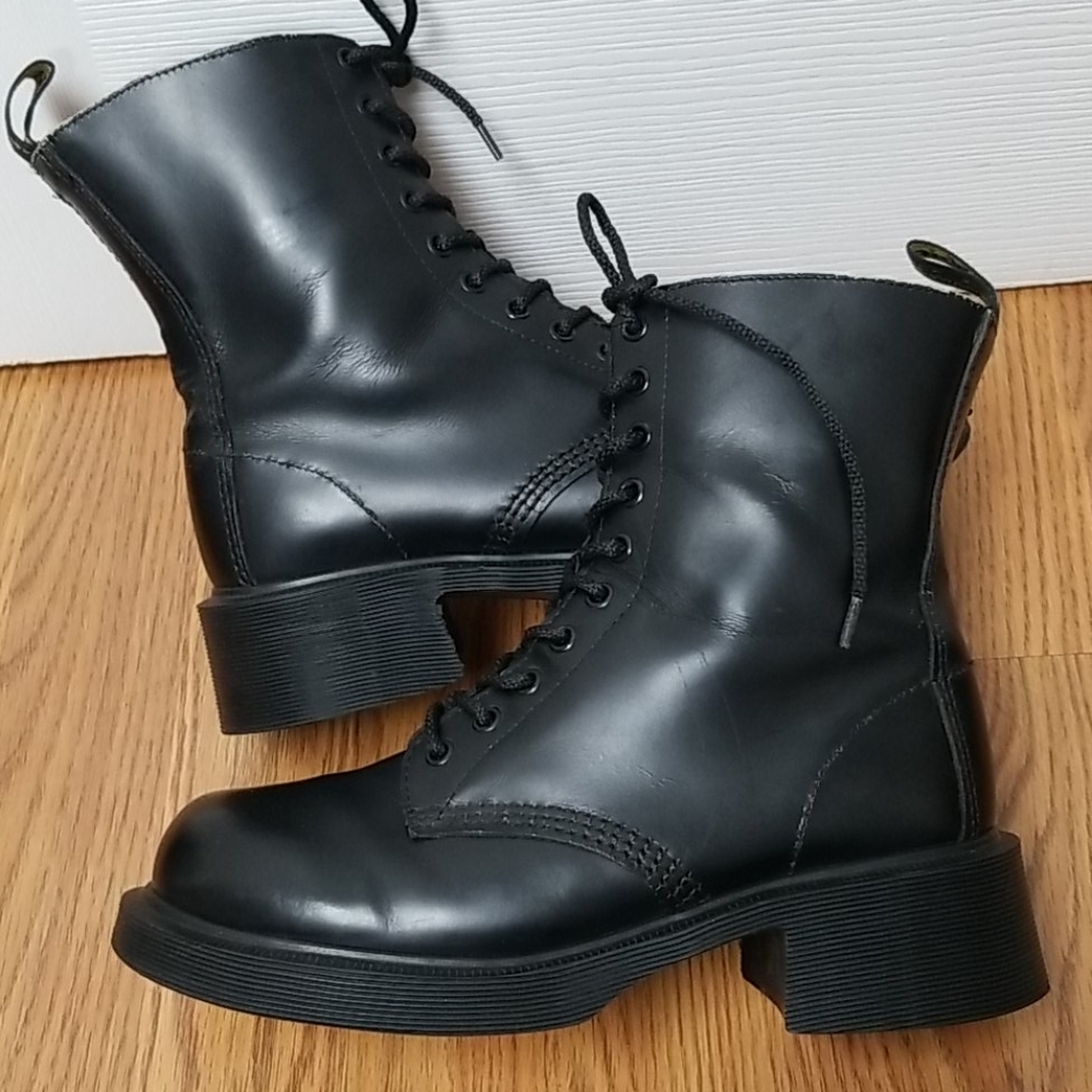 RARE Vintage MIE Dr Martens Block Heel 10 eyes